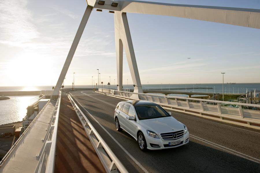  Mercedes-Benz R-Class 2011 года  (фото 69 из 186)